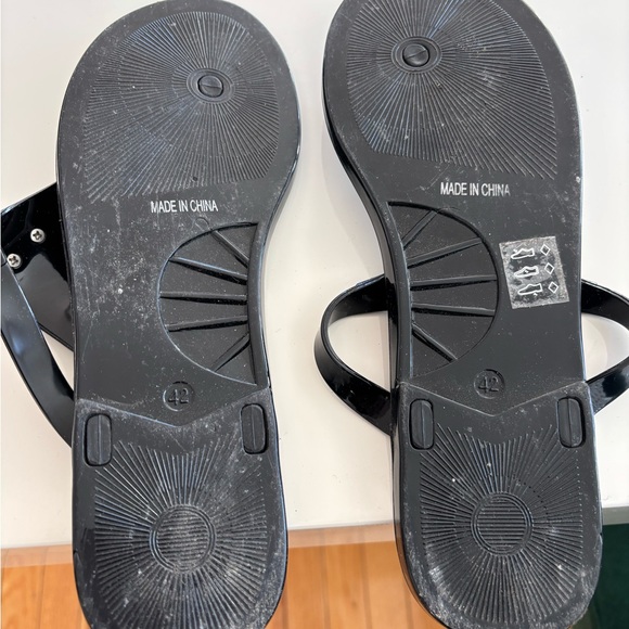 Black Kurt Geiger Thong Sandal - Picture 5 of 5